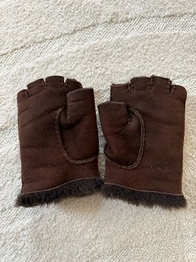 UGG Brown Fingerless Gloves with Fur lining